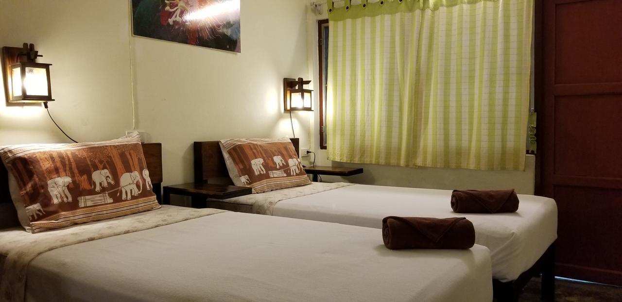 Siriwan Guesthouse Чиангмай Экстерьер фото