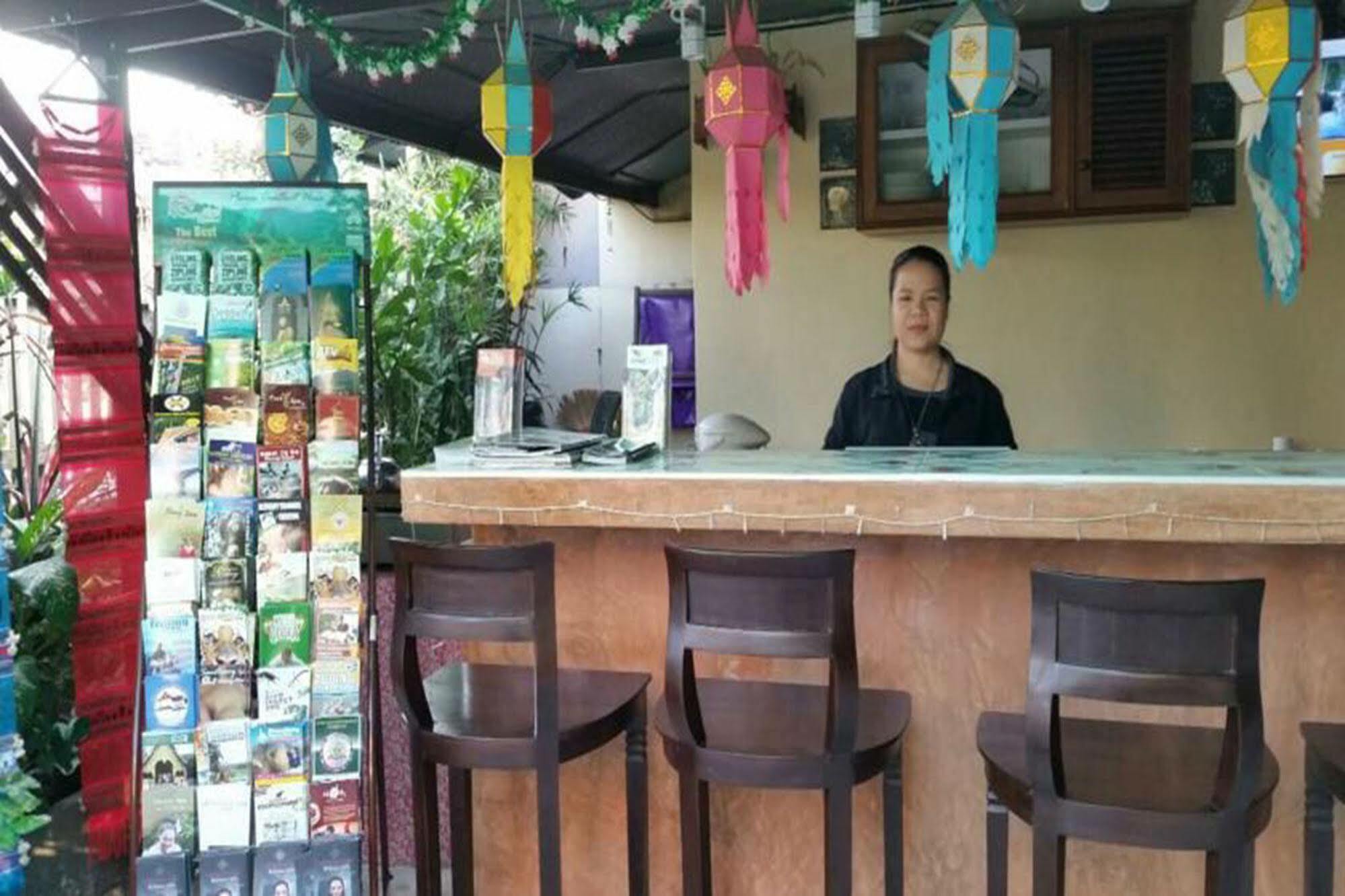 Siriwan Guesthouse Чиангмай Экстерьер фото